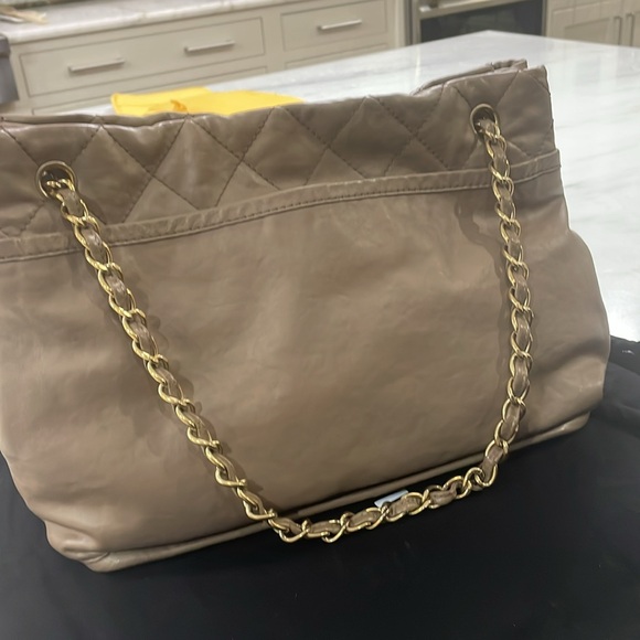 Authentic Chanel bag - Picture 2 of 6